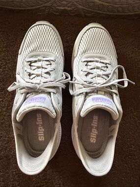 Skechers Women's Light Gray Mesh Slip-In Lace-Up Sneakers with Purple Logo